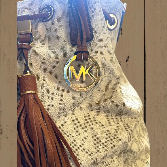 NWT MICHAEL KORS Camden Large Drawstring Satchel Bag - Vanilla - Picture 5 of 11